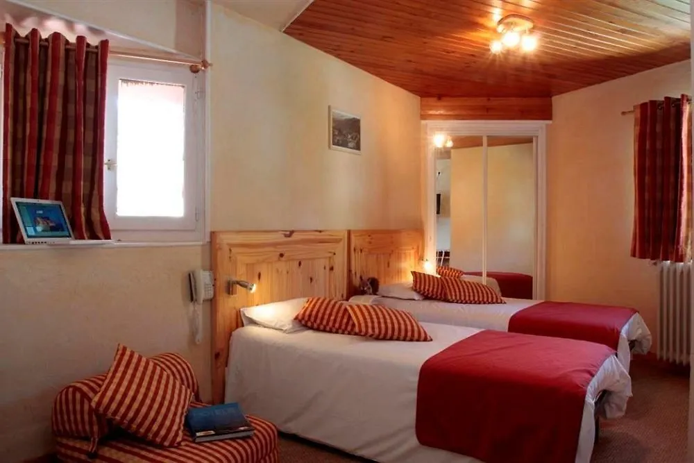 Hotel L'Ecureuil Auron 3*,
